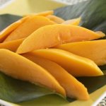 Спелый плод манго